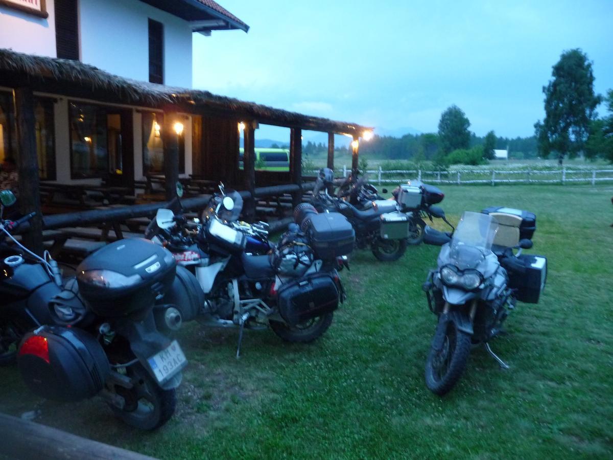 Motel Zaborje Плужине Екстериор снимка
