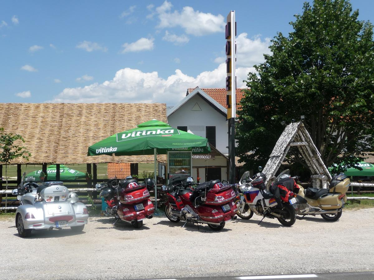 Motel Zaborje Плужине Екстериор снимка