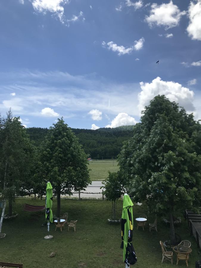 Motel Zaborje Плужине Екстериор снимка